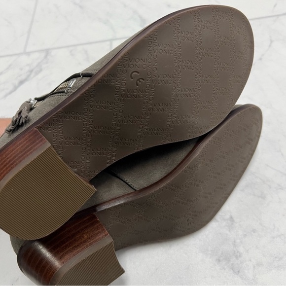 Vionic Serena Suede Ankle Boots in Gray Size 6 - Picture 5 of 13